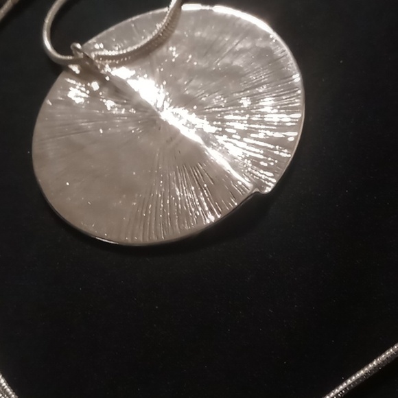 Reversable circle pendant necklace 30+2inches long in silver tone. - Picture 3 of 5